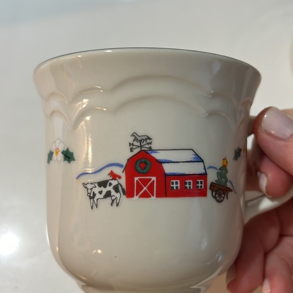 Pfaltzgraff snow village mugs set Christmas country angel teacup coffee cups - Picture 4 of 4